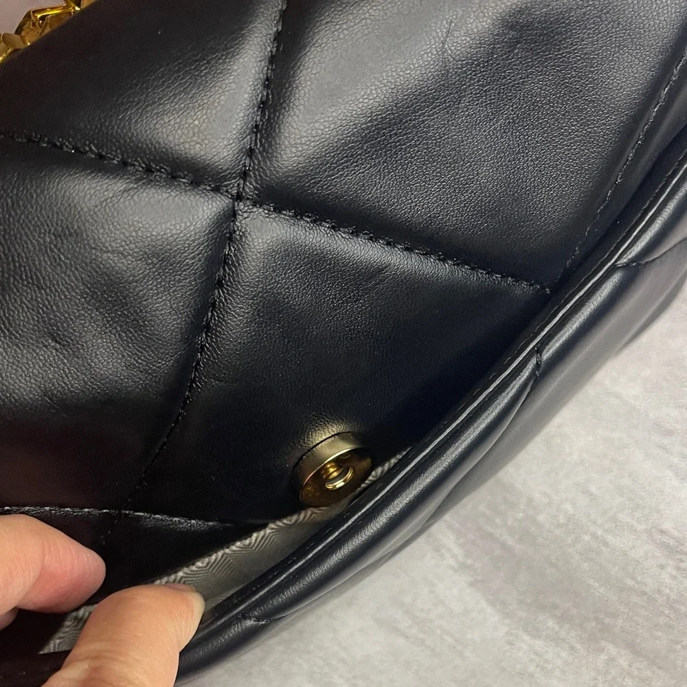 Elegant Black Quilted Bag with Gold Chain- mixed metal - Picture 7 of 13